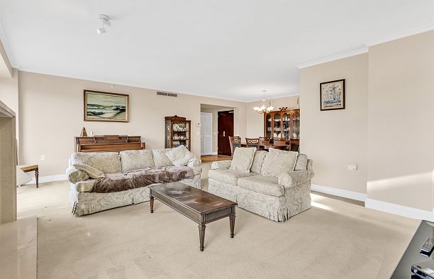 508 618 W 45th Avenue Oakridge VW