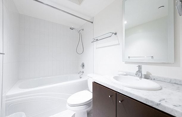 302 1030 W Broadway Street Fairview VW