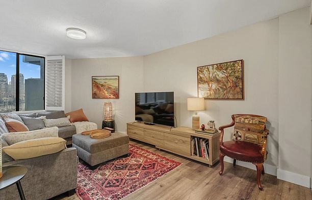 521 666 Leg In Boot Square False Creek