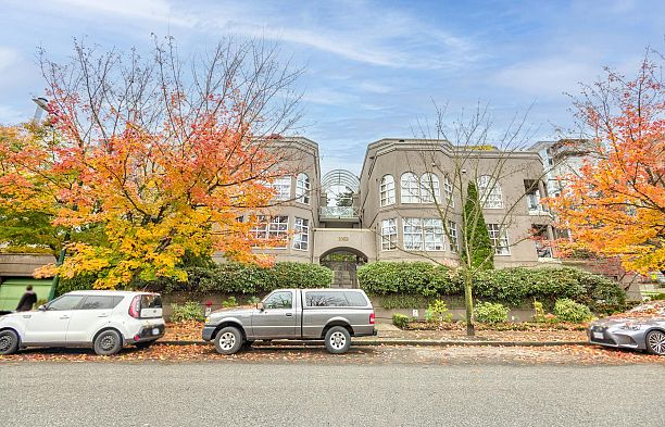 204 1082 W 8th Avenue Fairview VW