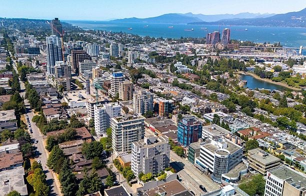 302 1030 W Broadway Street Fairview VW