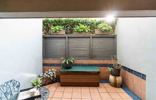 1305 W 8th Avenue Fairview VW