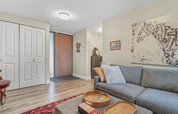 521 666 Leg In Boot Square False Creek