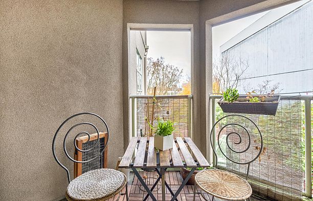 204 1082 W 8th Avenue Fairview VW