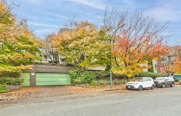 204 1082 W 8th Avenue Fairview VW