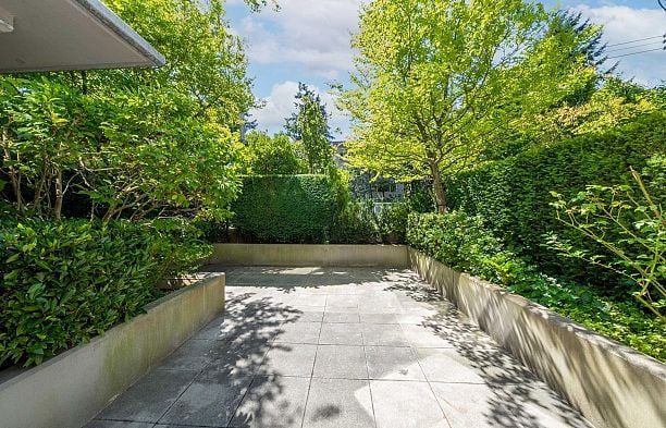 302 1030 W Broadway Street Fairview VW