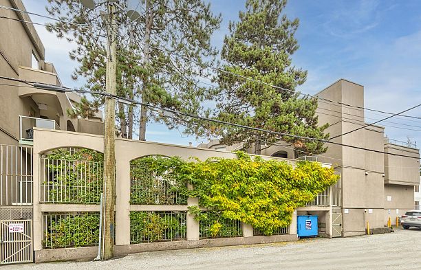 204 1082 W 8th Avenue Fairview VW