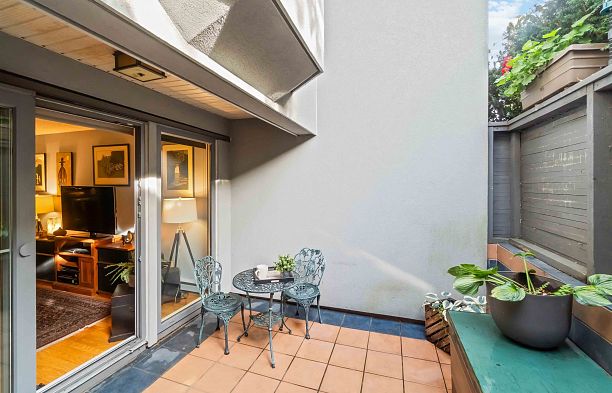 1305 W 8th Avenue Fairview VW