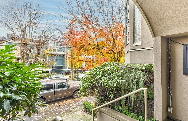 204 1082 W 8th Avenue Fairview VW