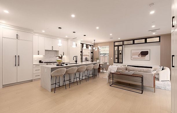 2 2976 W 13th Avenue Kitsilano