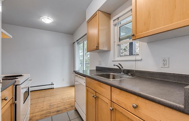 303 1985 W 8TH AVENUE, Vancouver BC V6J 1W2 Kitsilano