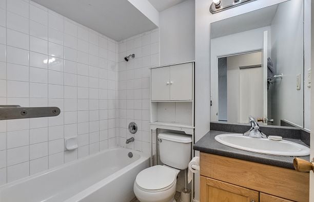 303 1985 W 8TH AVENUE, Vancouver BC V6J 1W2 Kitsilano