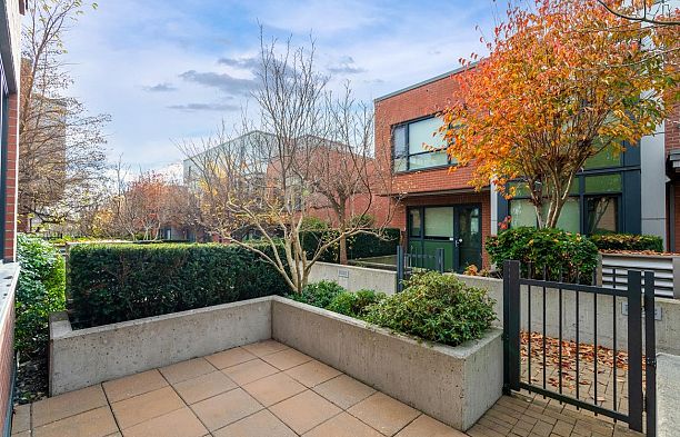 6342 Ash Street Oakridge VW