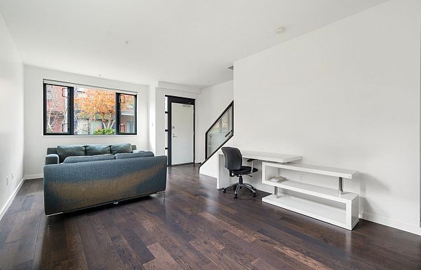 6342 Ash Street Oakridge VW