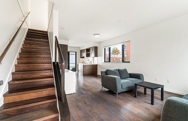 6342 Ash Street Oakridge VW