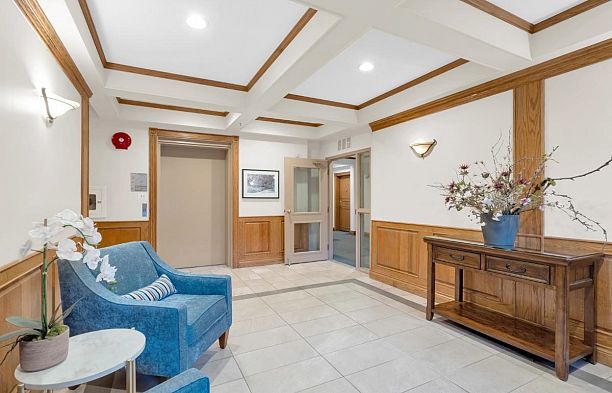 309 3755 W 8th Avenue Point Grey