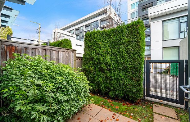 6342 Ash Street Oakridge VW