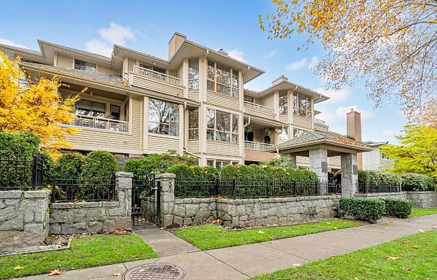 309 3755 W 8th Avenue Point Grey