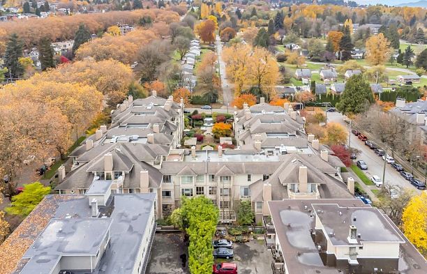 309 3755 W 8th Avenue Point Grey