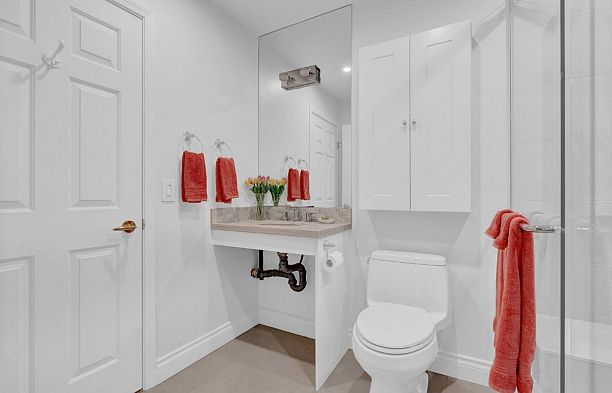 309 3755 W 8th Avenue Point Grey