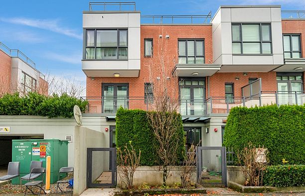 6342 Ash Street Oakridge VW