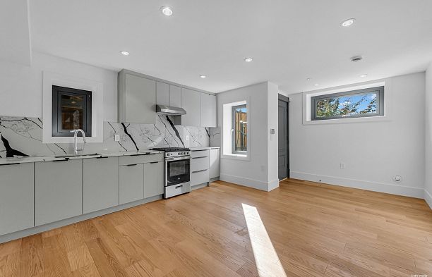 8420 Wiltshire Street S.W. Marine