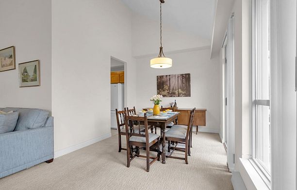 309 3755 W 8th Avenue Point Grey