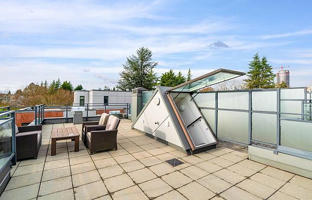 6342 Ash Street Oakridge VW