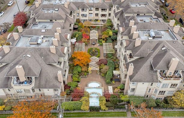 309 3755 W 8th Avenue Point Grey