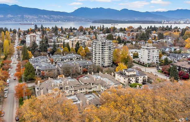 309 3755 W 8th Avenue Point Grey