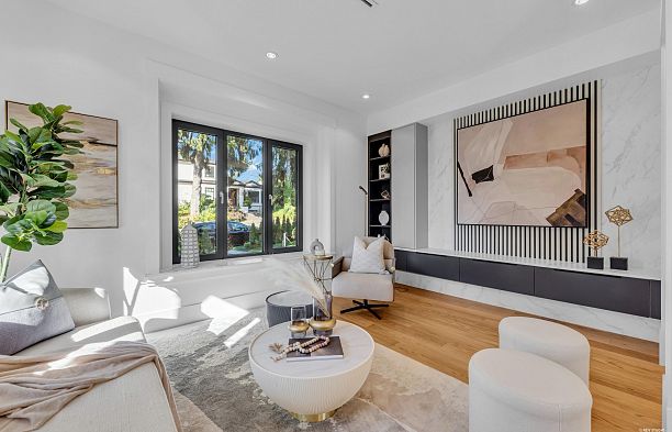 8420 Wiltshire Street S.W. Marine