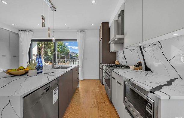 8420 Wiltshire Street S.W. Marine