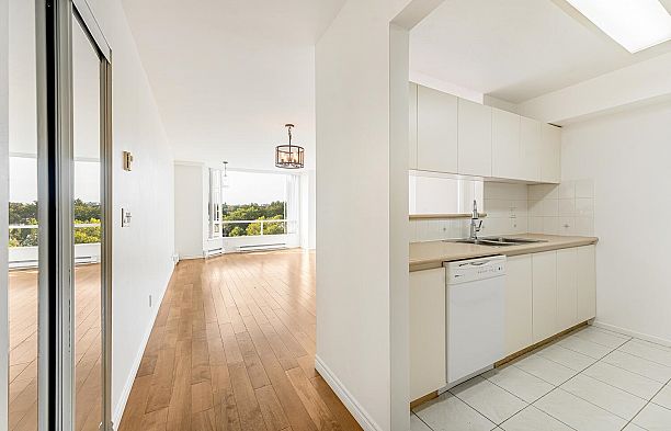 1105 2668 Ash Street Fairview VW