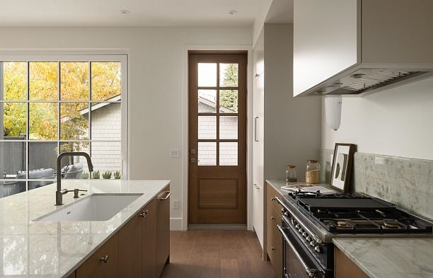 2 15 W 20th Avenue Cambie