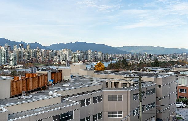 401 1235 W Broadway Fairview VW