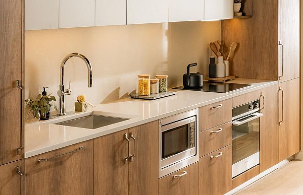 301 133 W 49th Avenue Oakridge VW