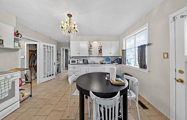 5765 Quebec Street Main