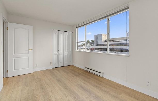 401 1235 W Broadway Fairview VW