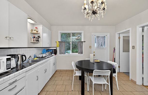 5765 Quebec Street Main