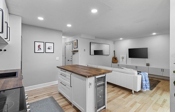 104 1045 W 8th Avenue Fairview VW