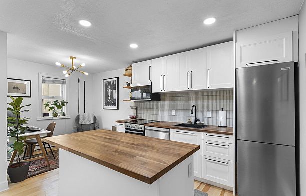 104 1045 W 8th Avenue Fairview VW