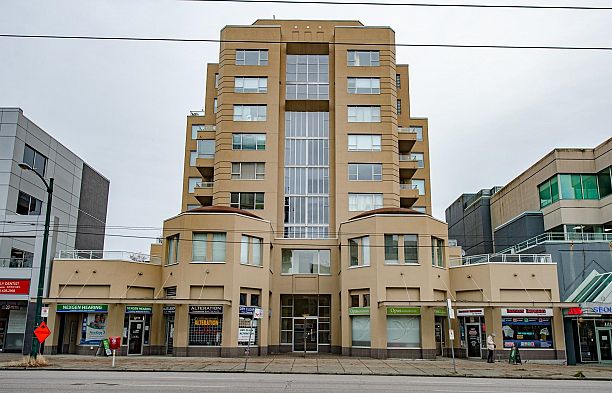 401 1235 W Broadway Fairview VW