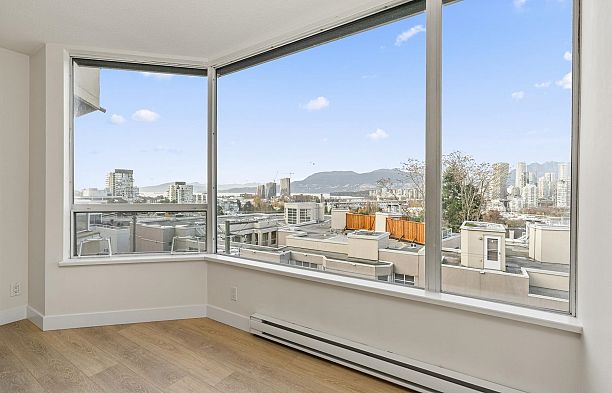 401 1235 W Broadway Fairview VW