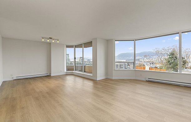 401 1235 W Broadway Fairview VW