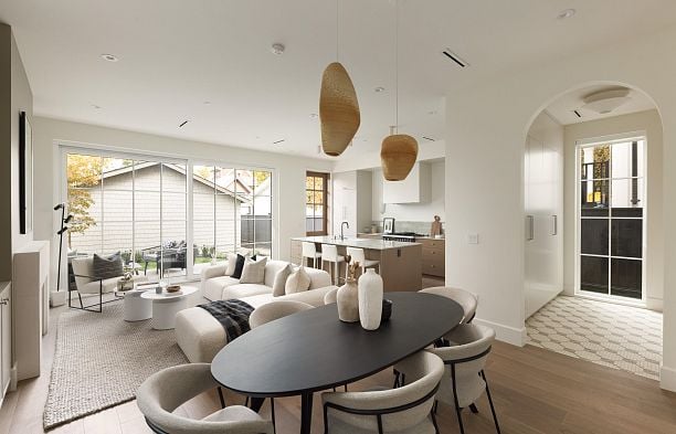 2 15 W 20th Avenue Cambie