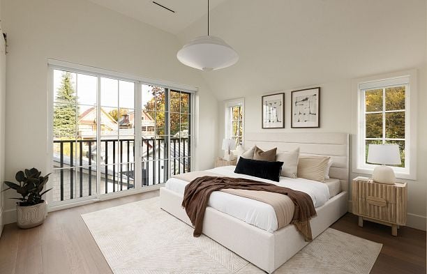 2 15 W 20th Avenue Cambie