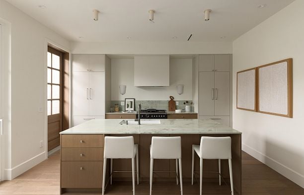 2 15 W 20th Avenue Cambie