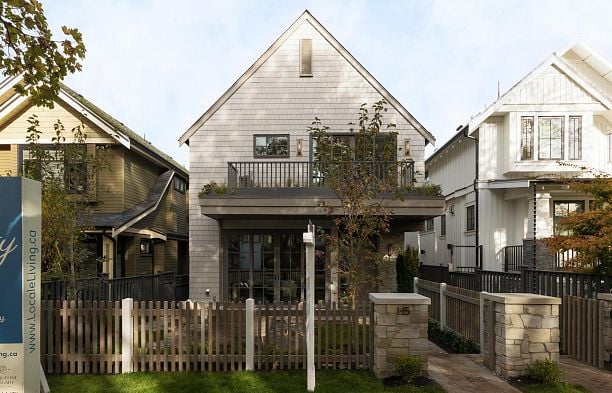 2 15 W 20th Avenue Cambie