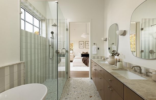 2 15 W 20th Avenue Cambie