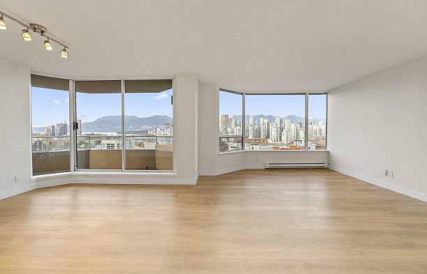 401 1235 W Broadway Fairview VW